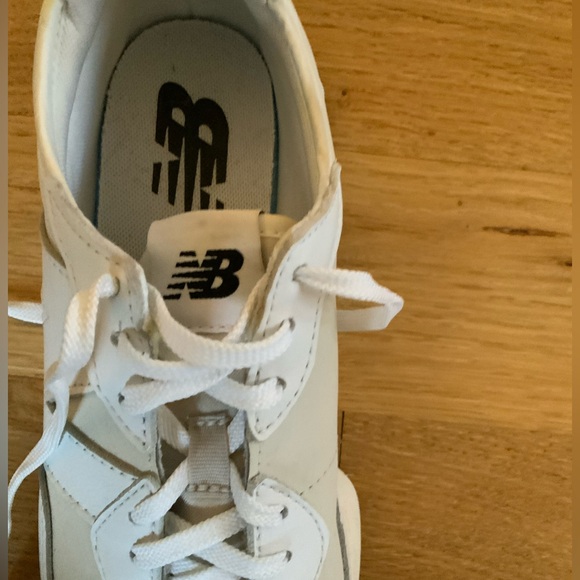 White New Balance Women's 327 | - Picture 10 of 13